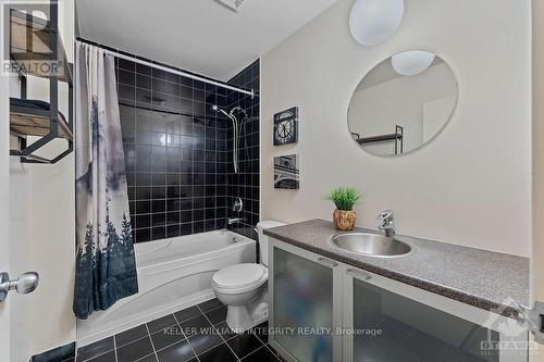 301 - 383 Cumberland Street, Ottawa, ON - Indoor Photo Showing Bathroom