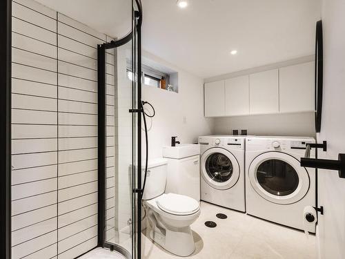 Salle de bains - 104 Rue Lapalme, Montréal (Saint-Laurent), QC - Indoor Photo Showing Laundry Room