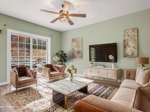 Salon - 11 Rue Jean-Lapierre, Lac-Brome, QC - Indoor Photo Showing Living Room