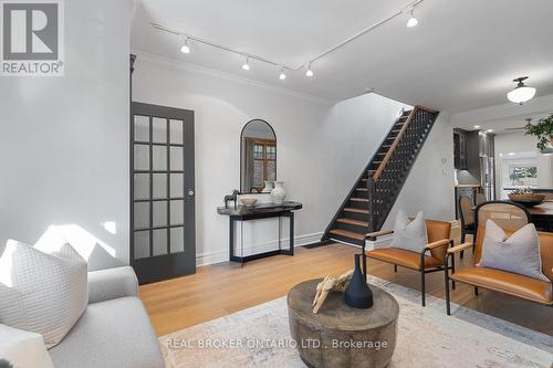 109 Glenmore Road, Toronto, ON - Indoor Photo Showing Living Room