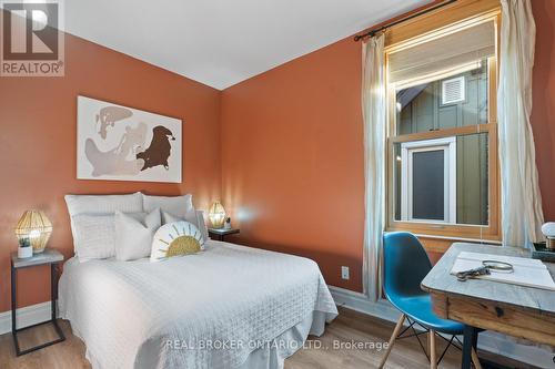 109 Glenmore Road, Toronto, ON - Indoor Photo Showing Bedroom