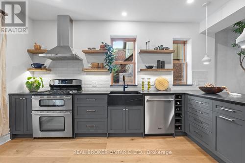 109 Glenmore Road, Toronto, ON - Indoor Photo Showing Kitchen