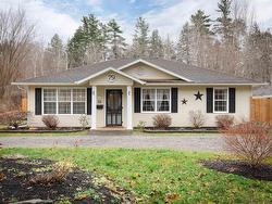 79 Highbury Road  New Minas, NS B4N 3P9