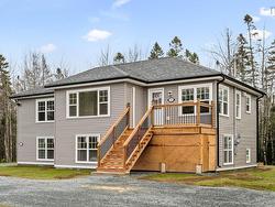 88/90 Elmwood Drive  Elmsdale, NS B2S 0A1