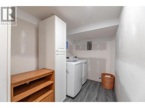 9718 Julia Street, Summerland, BC - Indoor Photo Showing Laundry Room