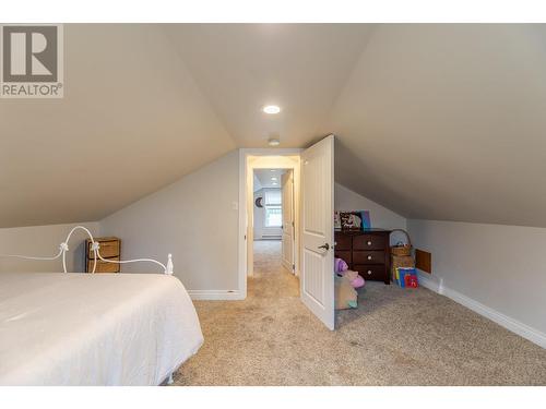 9718 Julia Street, Summerland, BC - Indoor Photo Showing Bedroom