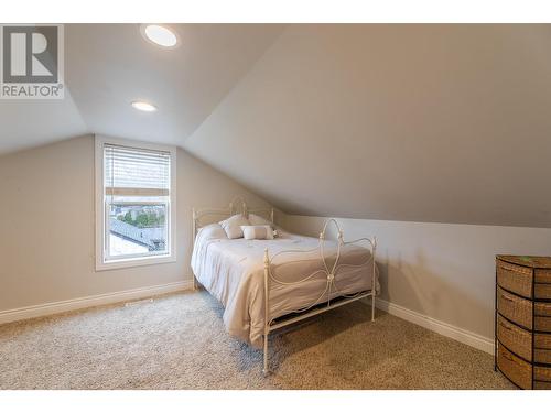 9718 Julia Street, Summerland, BC - Indoor Photo Showing Bedroom