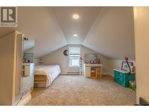 9718 Julia Street, Summerland, BC - Indoor Photo Showing Bedroom