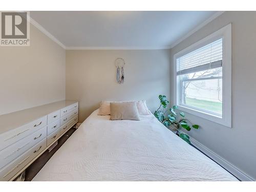 9718 Julia Street, Summerland, BC - Indoor Photo Showing Bedroom