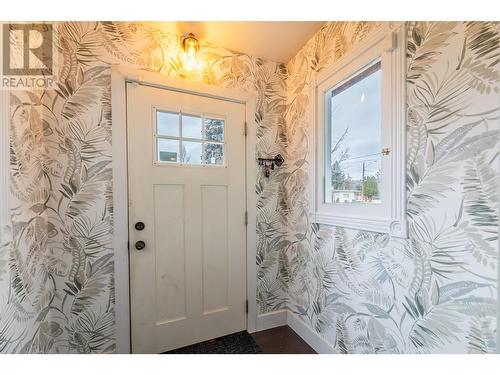 9718 Julia Street, Summerland, BC - Indoor Photo Showing Other Room