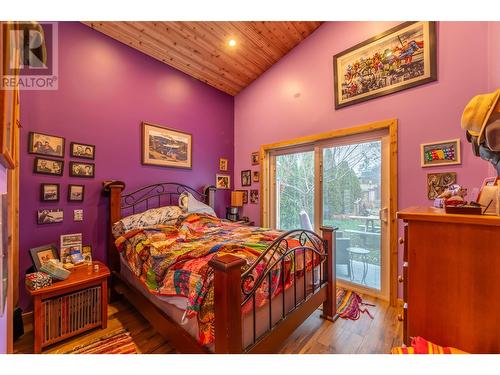 9718 Julia Street, Summerland, BC - Indoor Photo Showing Bedroom