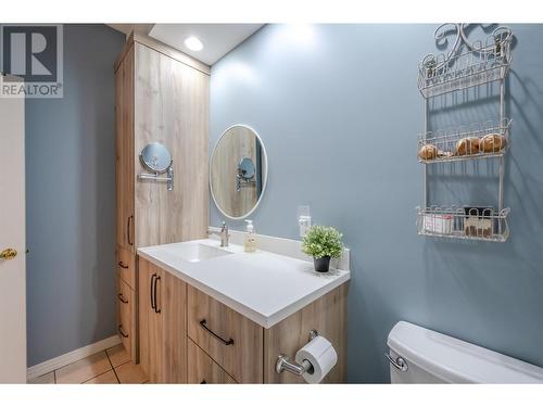 10505 Elliott St Unit# 1, Summerland, BC - Indoor Photo Showing Bathroom