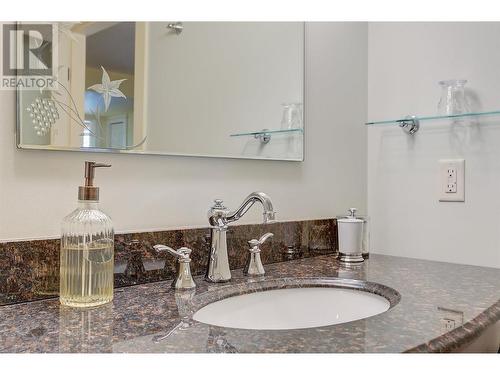 683 Westside Road S, West Kelowna, BC - Indoor Photo Showing Bathroom