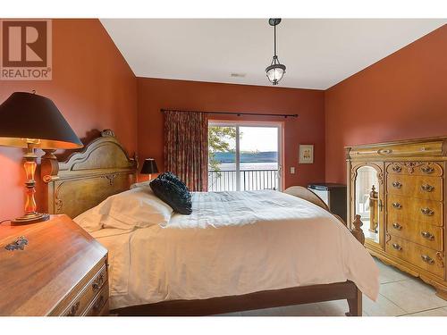 683 Westside Road S, West Kelowna, BC - Indoor Photo Showing Bedroom