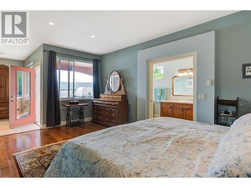 683 Westside Road S, West Kelowna, BC - Indoor Photo Showing Bedroom