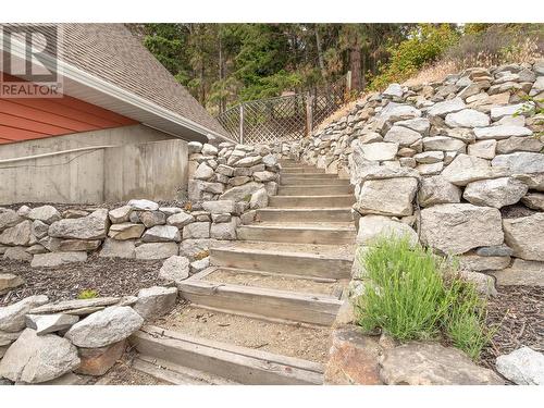 683 Westside Road S, West Kelowna, BC - Outdoor