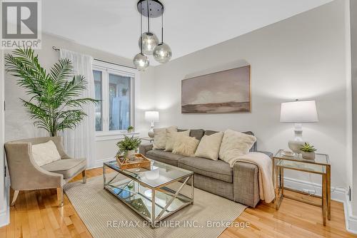 91 Merrill Avenue E, Toronto, ON - Indoor Photo Showing Living Room