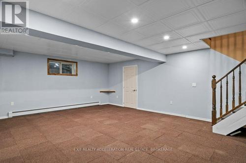 14 West Park Lane, Addington Highlands, ON - Indoor