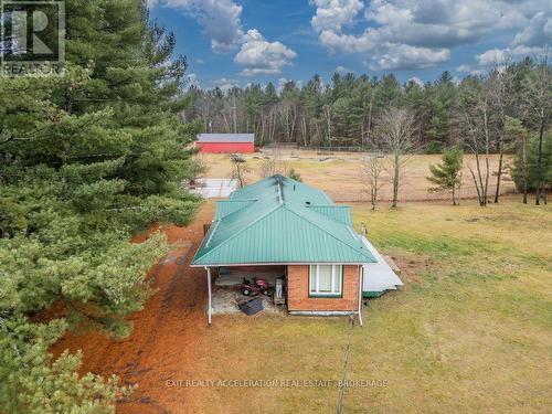 14 West Park Lane, Addington Highlands, ON - Outdoor