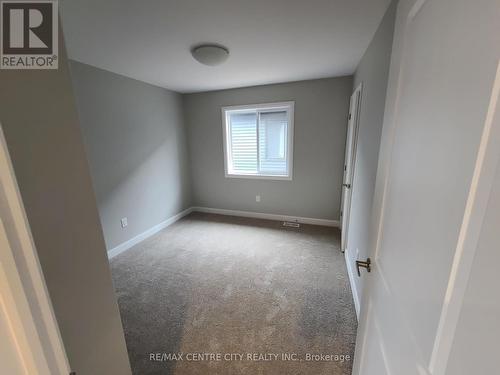 137 Arrowhead Lane S, Chatham-Kent (Chatham), ON - Indoor Photo Showing Other Room