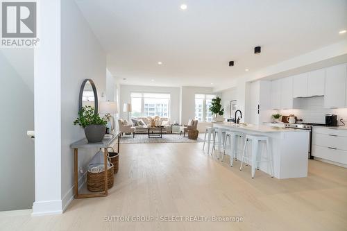 114 - 1965 Upperpoint Gate, London, ON - Indoor Photo Showing Kitchen With Upgraded Kitchen