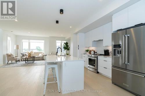 114 - 1965 Upperpoint Gate, London, ON - Indoor Photo Showing Kitchen With Stainless Steel Kitchen With Upgraded Kitchen