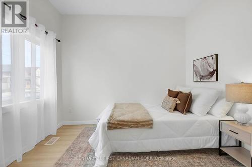 1025 Trafalgar Street, London, ON - Indoor Photo Showing Bedroom