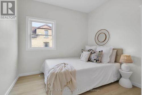 1025 Trafalgar Street, London, ON - Indoor Photo Showing Bedroom