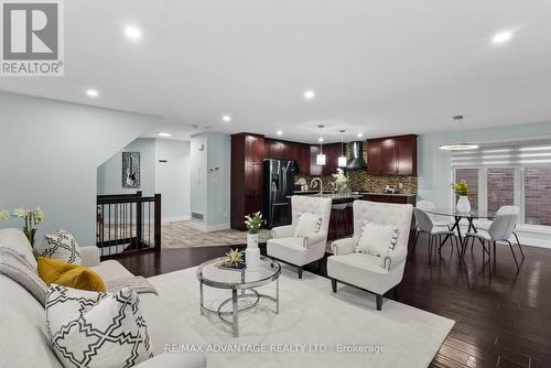 51 Yvonne Crescent N, London, ON - Indoor Photo Showing Living Room