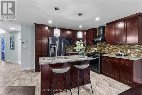 51 Yvonne Crescent N, London, ON - Indoor Photo Showing Kitchen With Upgraded Kitchen