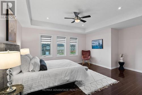 51 Yvonne Crescent N, London, ON - Indoor Photo Showing Bedroom