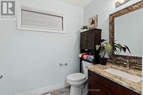 51 Yvonne Crescent N, London, ON - Indoor Photo Showing Bathroom