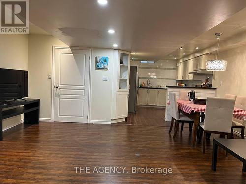 48 Tonner Crescent, Aurora, ON - Indoor Photo Showing Dining Room