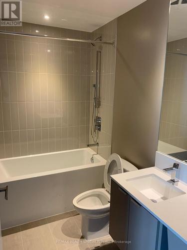 1802 - 3883 Quartz Road, Mississauga, ON - Indoor Photo Showing Bathroom