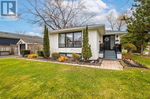 587 Unsworth Avenue, Oakville, ON - Outdoor With Facade