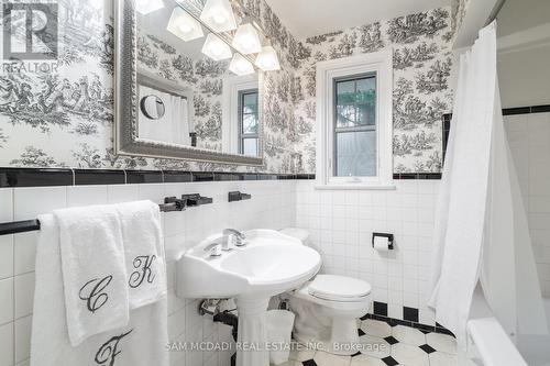 587 Unsworth Avenue, Oakville, ON - Indoor Photo Showing Bathroom