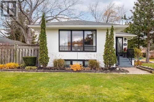 587 Unsworth Avenue, Oakville, ON - Outdoor