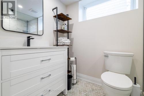 587 Unsworth Avenue, Oakville, ON - Indoor Photo Showing Bathroom