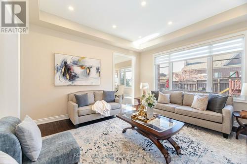 8 Herringbone Crescent, Brampton, ON - Indoor Photo Showing Living Room