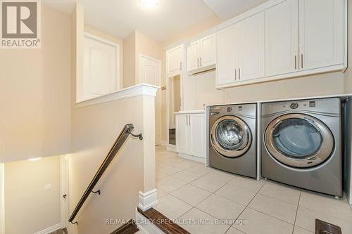 8 Herringbone Crescent, Brampton, ON - Indoor Photo Showing Laundry Room