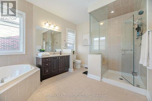 8 Herringbone Crescent, Brampton, ON - Indoor Photo Showing Bathroom