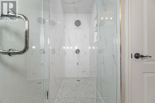 8 Herringbone Crescent, Brampton, ON - Indoor Photo Showing Bathroom