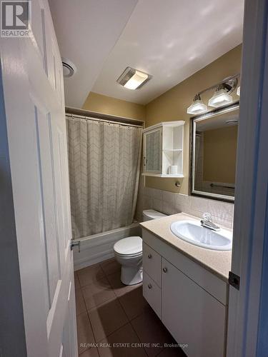 654 Arbor (Basement) Road, Mississauga, ON - Indoor Photo Showing Bathroom