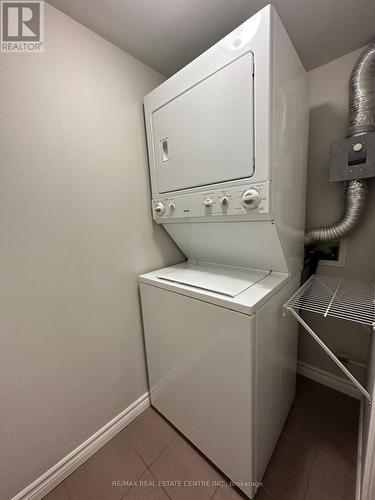 654 Arbor (Basement) Road, Mississauga, ON - Indoor Photo Showing Laundry Room