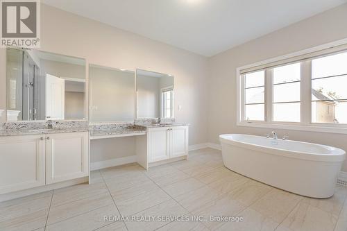 7 Malaspina Close, Brampton, ON - Indoor Photo Showing Bathroom