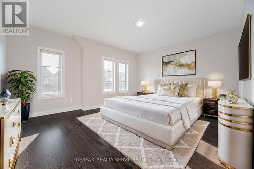 7 Malaspina Close, Brampton, ON - Indoor Photo Showing Bedroom