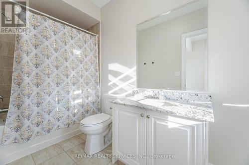 7 Malaspina Close, Brampton, ON - Indoor Photo Showing Bathroom