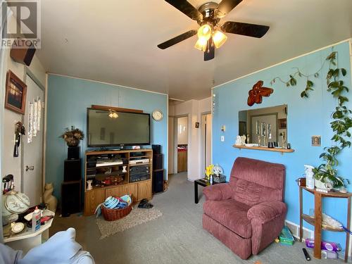 8136 97 Avenue, Fort St. John, BC - Indoor Photo Showing Living Room