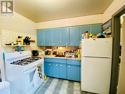 8136 97 Avenue, Fort St. John, BC - Indoor Photo Showing Kitchen