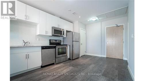 1510 - 1 Victoria Street S, Kitchener, ON - Indoor Photo Showing Kitchen With Stainless Steel Kitchen